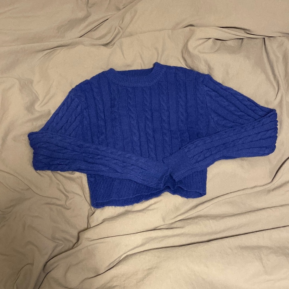 Cropped sweater